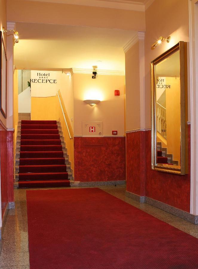 Corner Hotel U Divadla*** - Znojmo Esterno foto