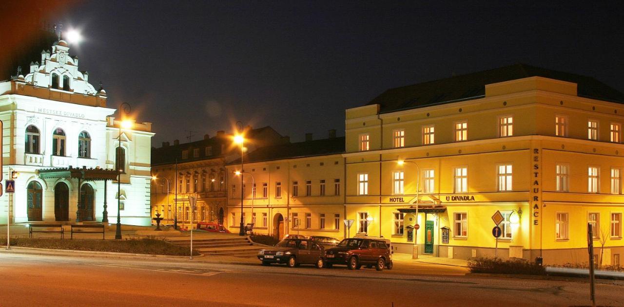 Corner Hotel U Divadla*** - Znojmo Esterno foto