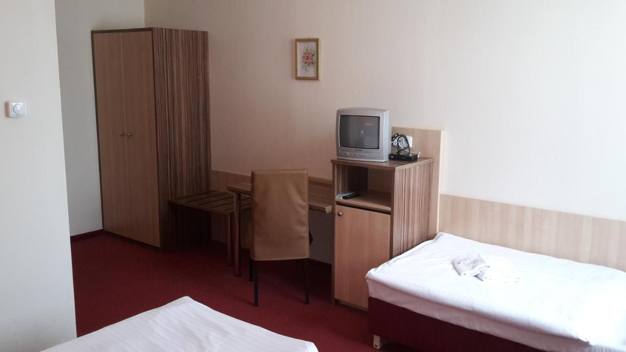 Corner Hotel U Divadla*** - Znojmo Esterno foto